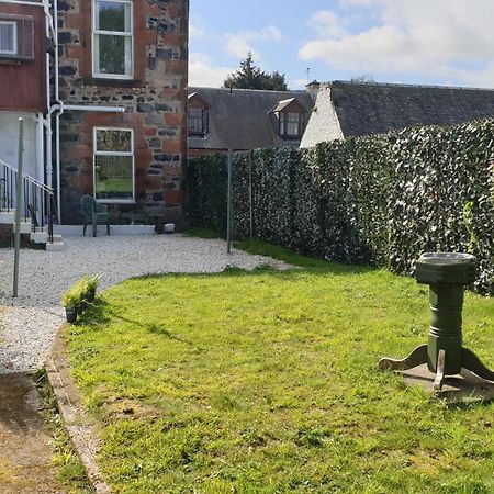 The Ferns - Shared Garden Apartment With Parking Darvel 외부 사진