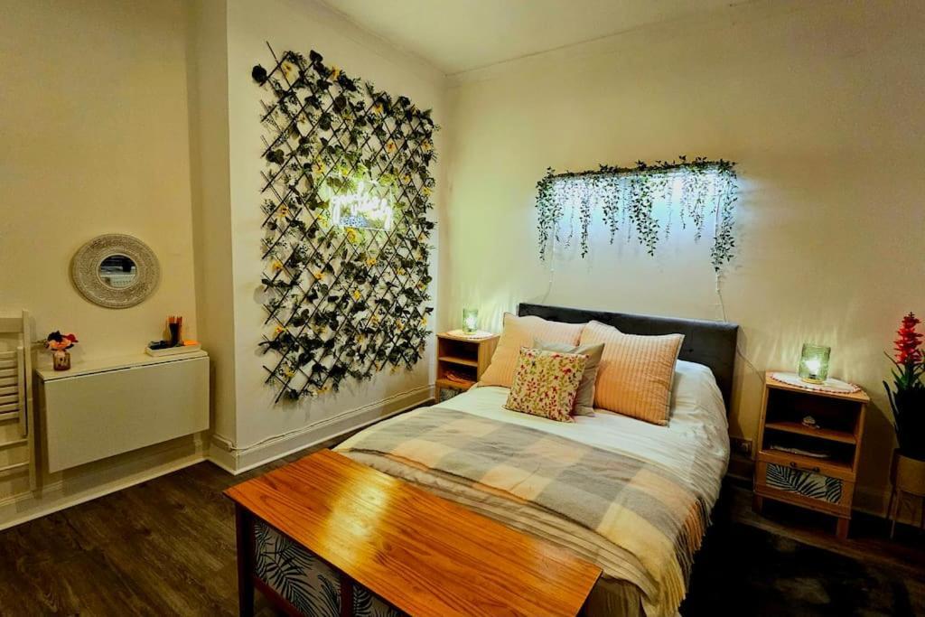 The Ferns - Shared Garden Apartment With Parking Darvel 외부 사진
