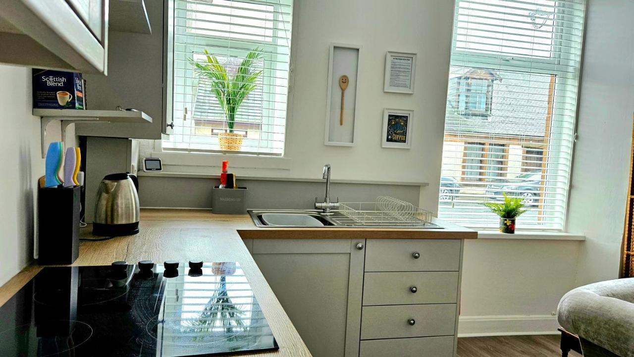 The Ferns - Shared Garden Apartment With Parking Darvel 외부 사진