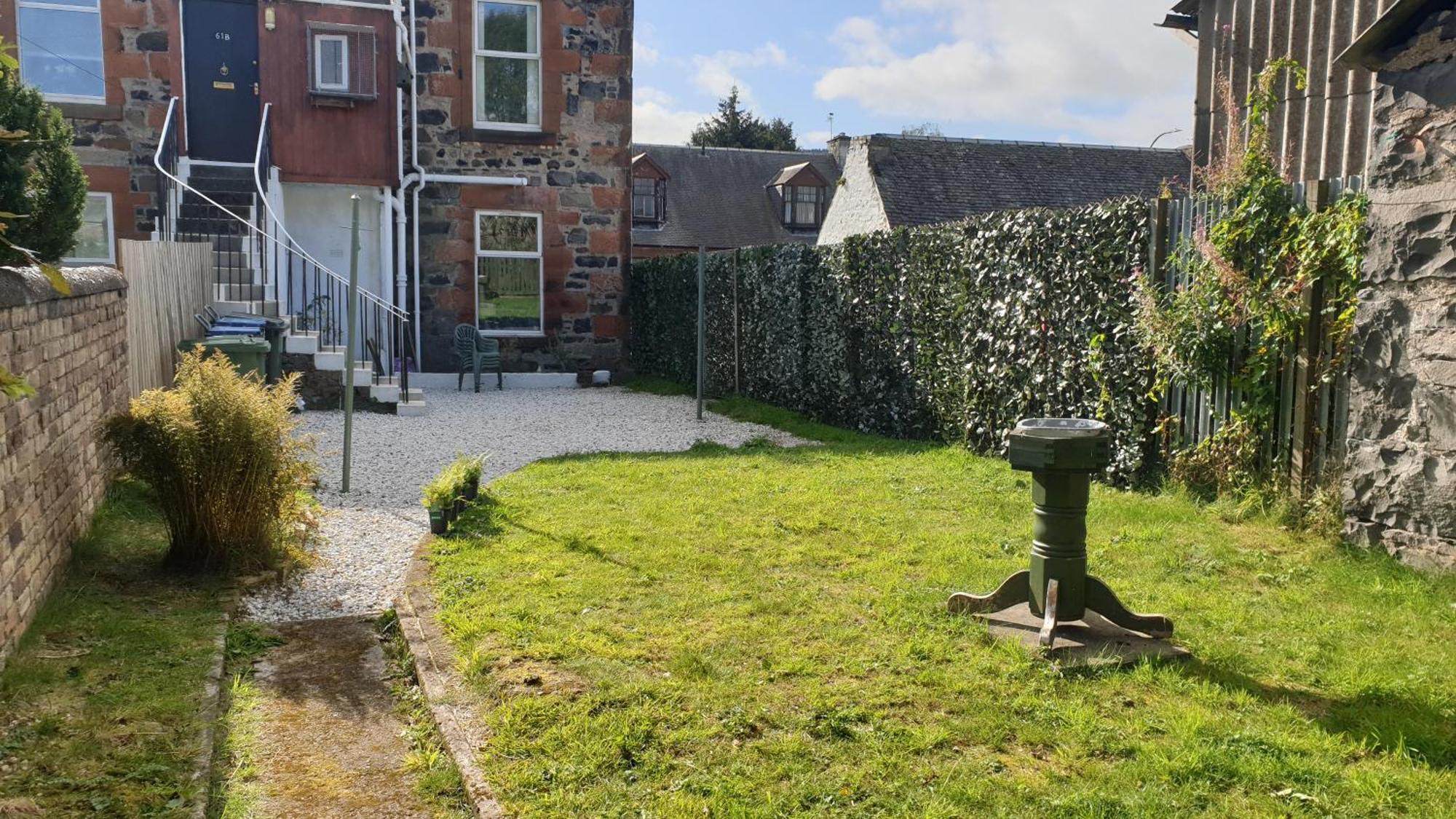 The Ferns - Shared Garden Apartment With Parking Darvel 외부 사진